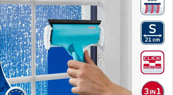 Herramienta azul para limpieza de ventanas con mango ergonómico, ideal para dejar tus cristales relucientes.