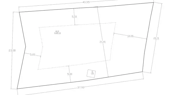 Plano de parcela con medidas. Se indica la superficie edificable y un área de 812 m² de suelo.