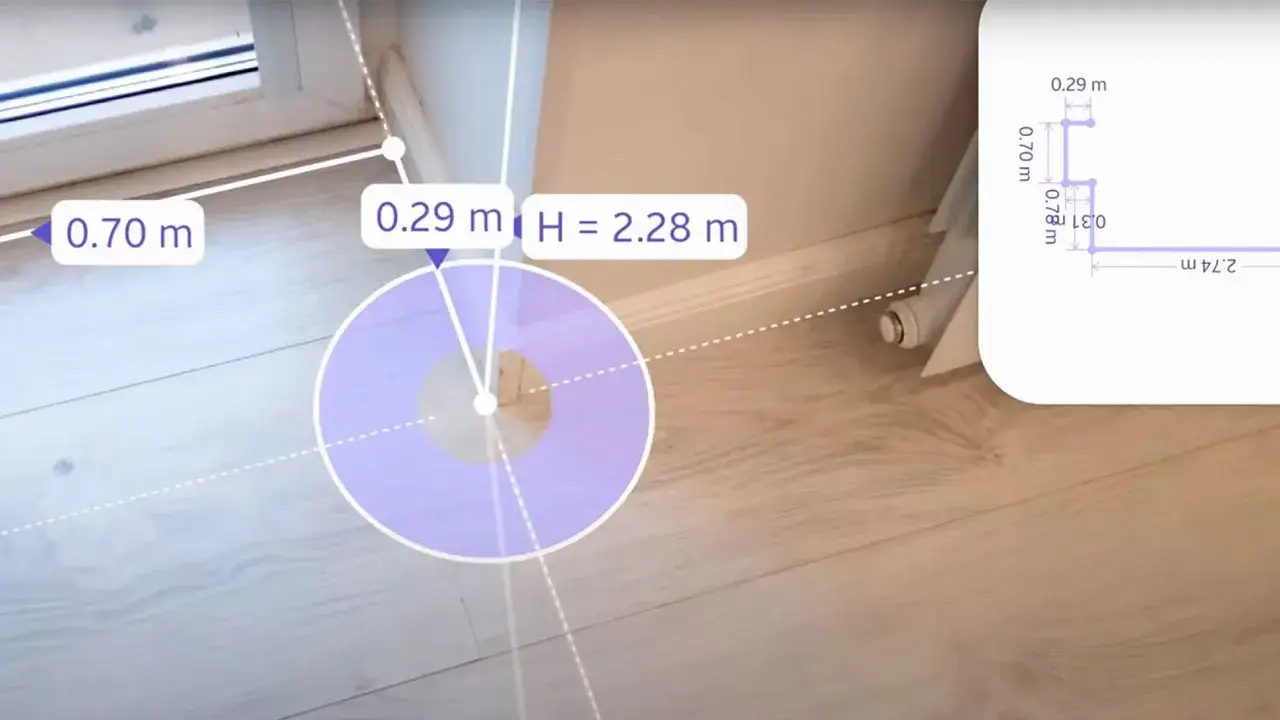 Medición de espacios para saber cuántos metros cuadrados tiene mi casa. Muestra dimensiones de pared y altura.