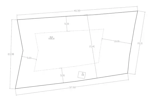 Plano de parcela con medidas. Se indica la superficie edificable y un área de 812 m² de suelo.